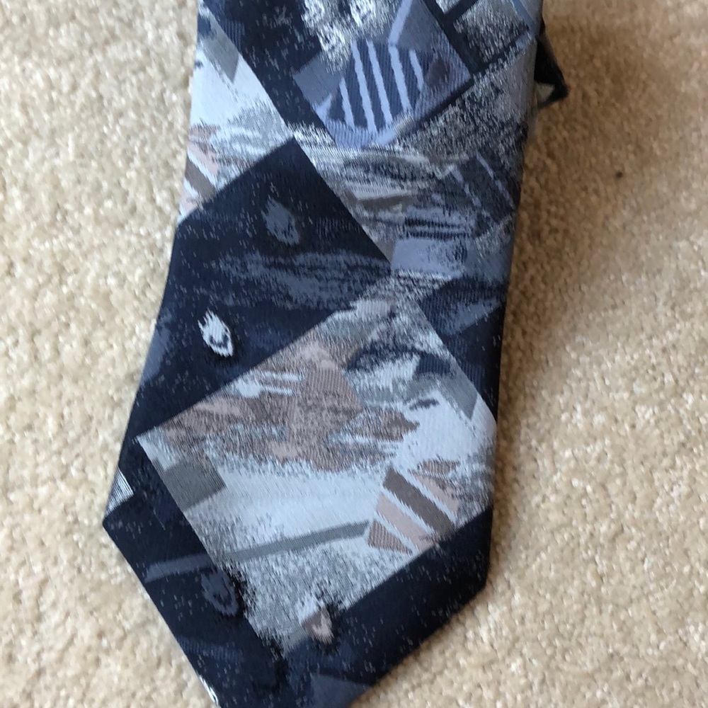 Tie - Picture 2 of 4